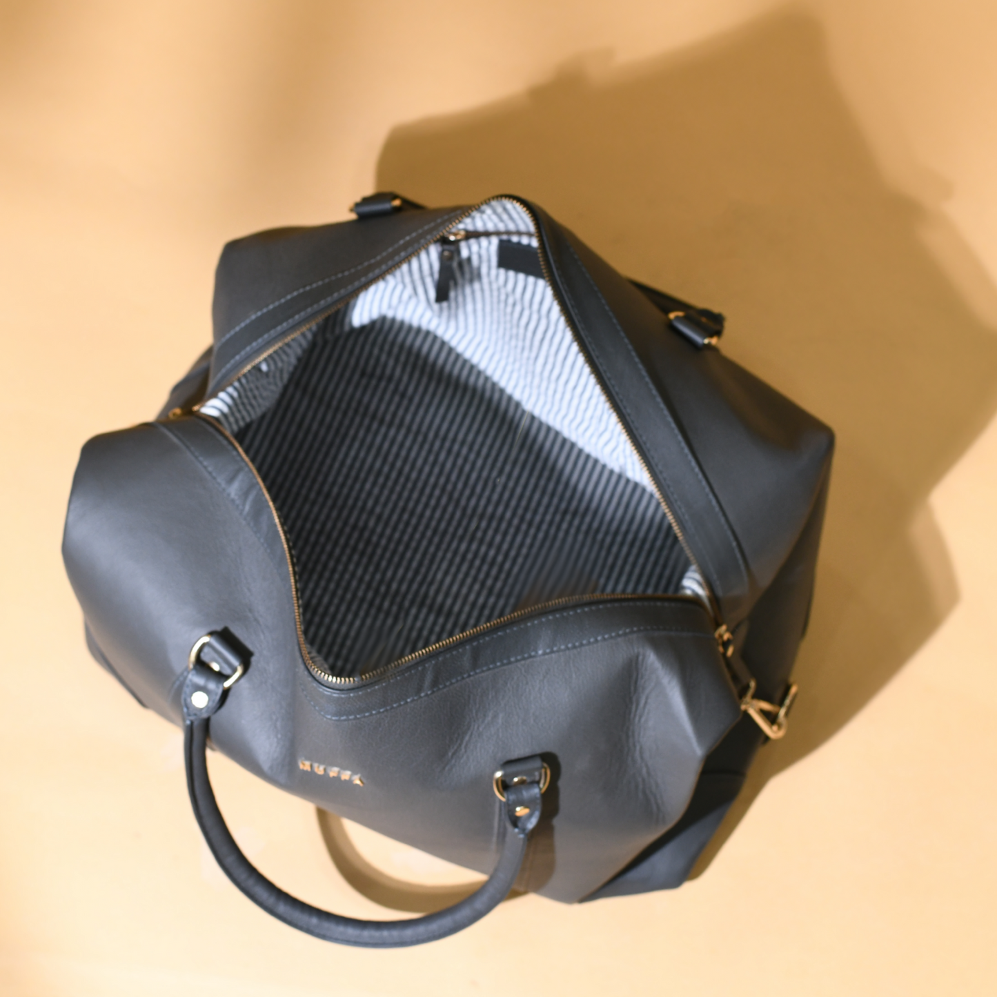 Travel weekender bag - I Gray